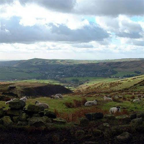 The White Hart At Lydgate Hotell Oldham Exteriör bild